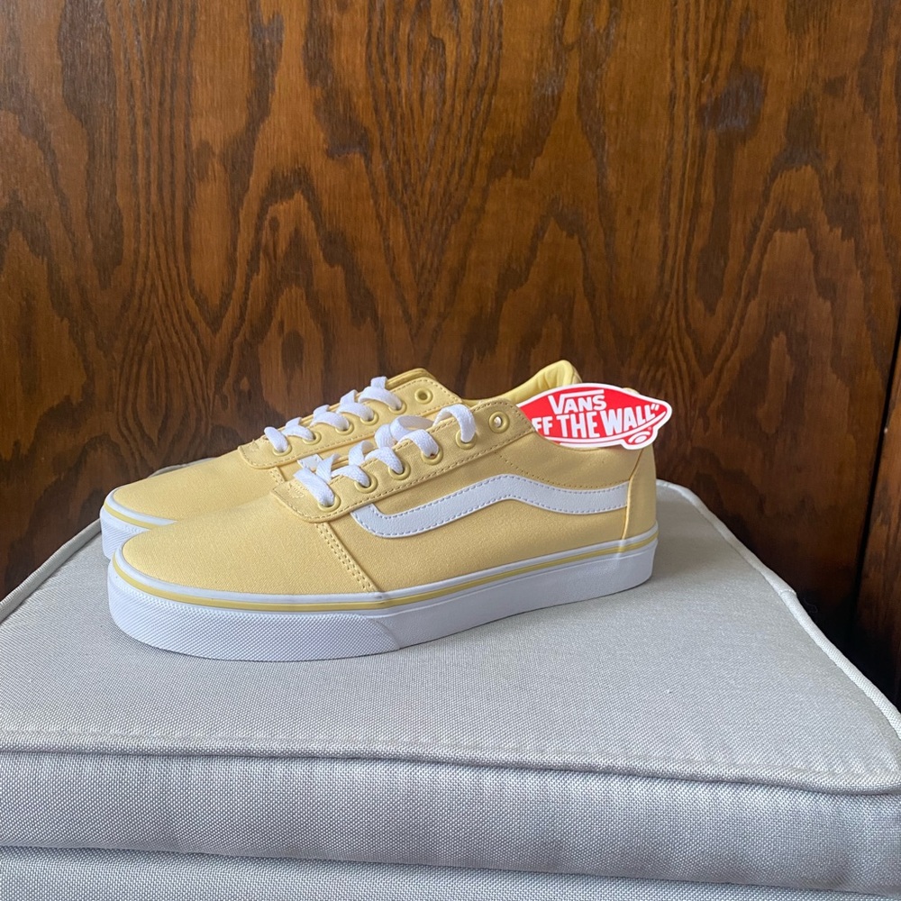 Women’s Vans sneaker shoes